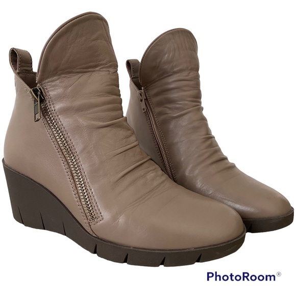 Cliffs like-new in box wedge boot - Picture 6 of 8
